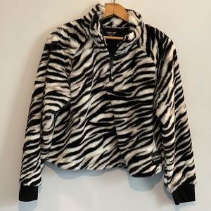 L Calvin Klein Performance half zip sweatshirt